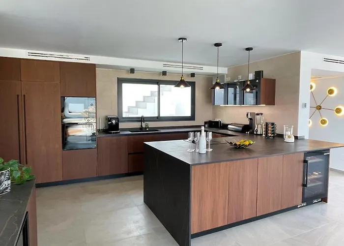 Вилла Colina Del Mar - With Heated Pool & Luxurious View Near The Нерха