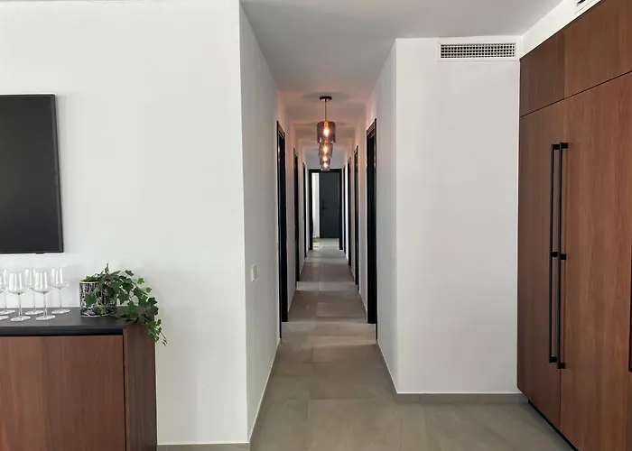 Villa Colina Del Mar - With Heated Pool & Luxurious View Near The